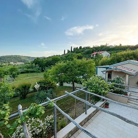 Luna Di Rose Apartment