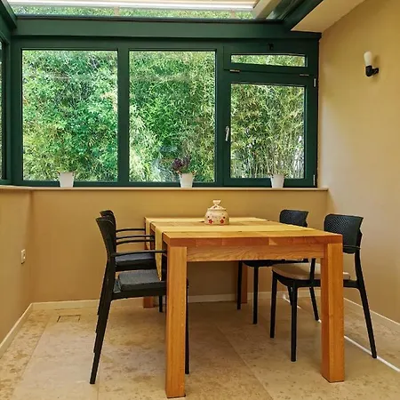 Luna Di Rose Apartment
